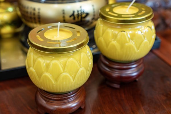 Nến Thờ Hình Hoa Sen Vàng (3 Ngày)